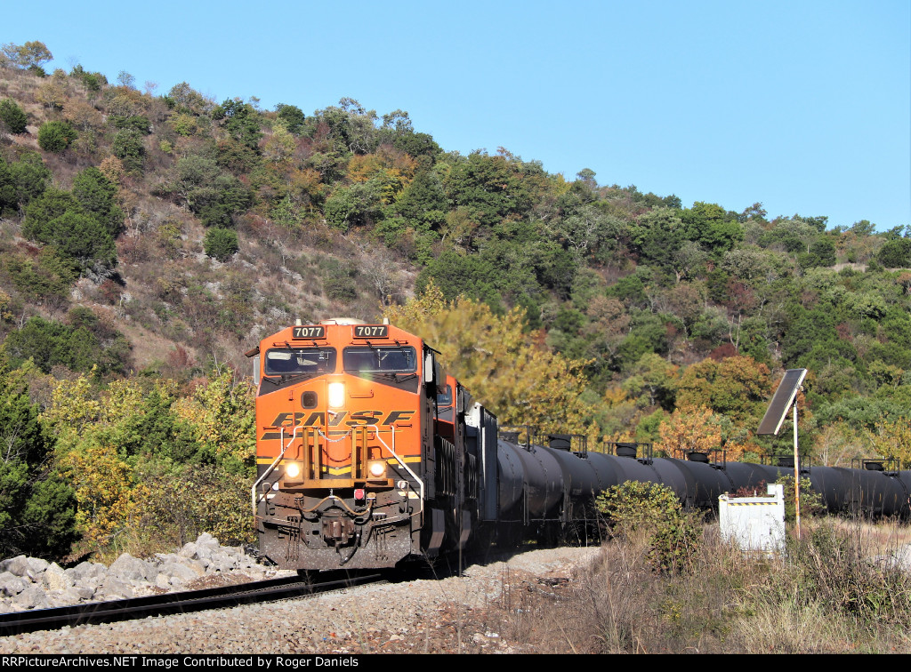 BNSF 7077 at Crusher Oklahoma